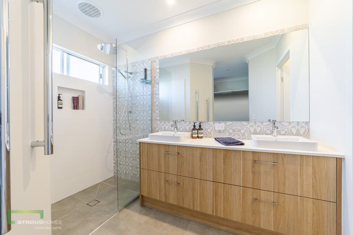 Stroud-Homes-New-Zealand-Hamptons-Duplex-Bathroom-