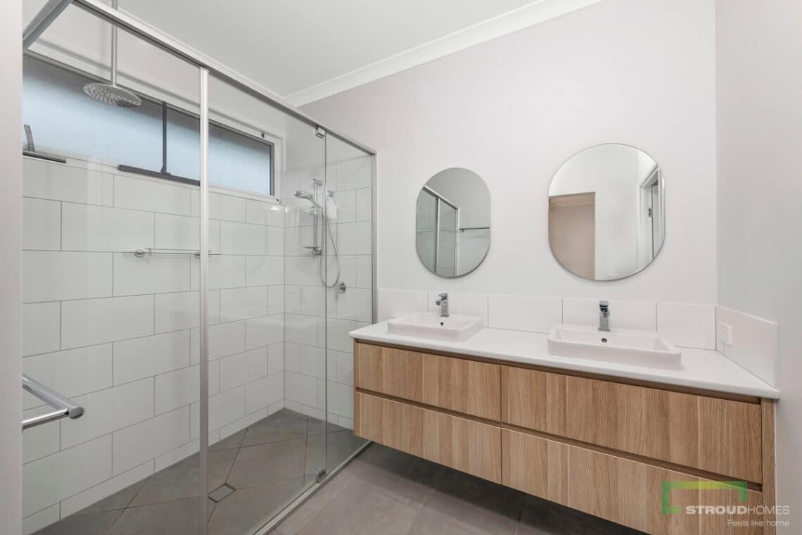 Stroud-Homes-New-Zealand-Hamptons-Façade-Bathroom