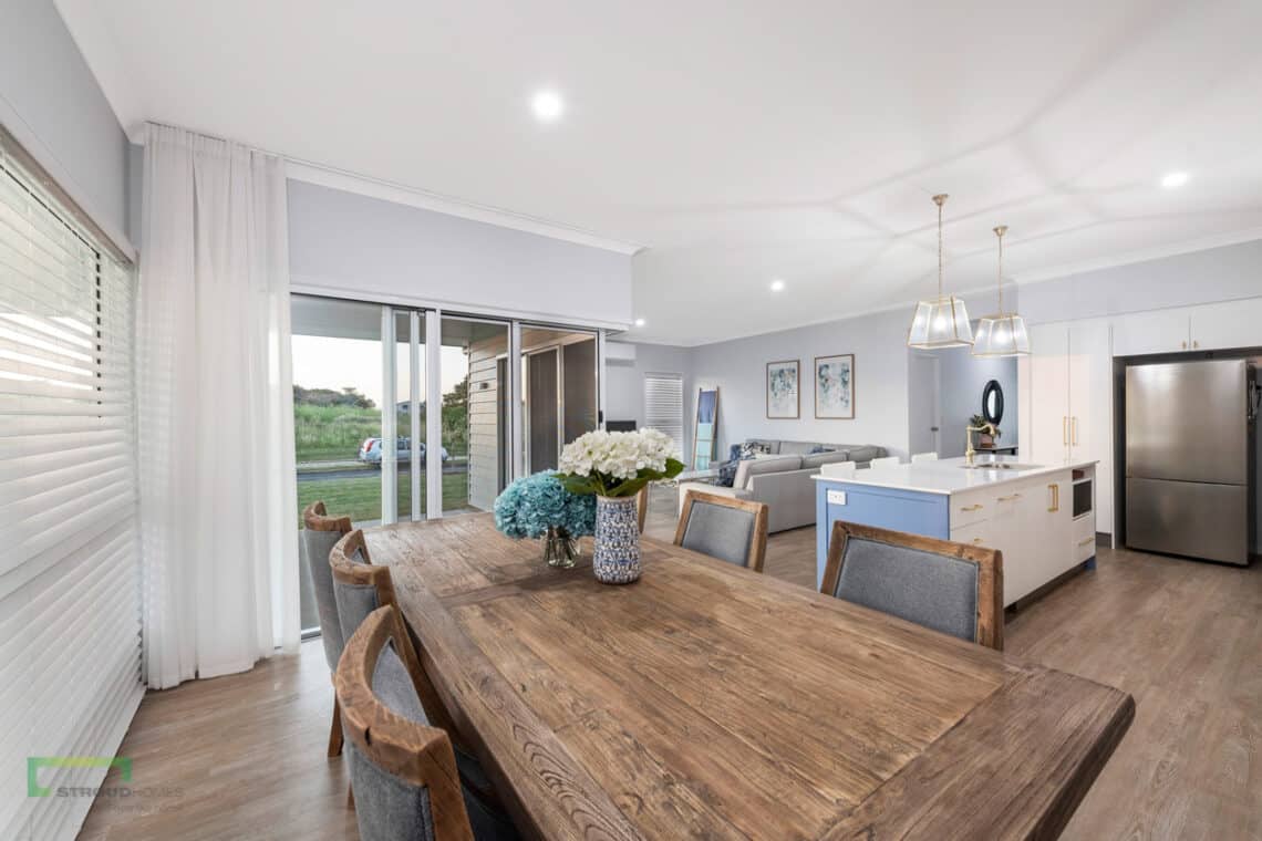 Stroud-Homes-New-Zealand-Hamptons-Milford-190-Dining-Kitchen-Lounge
